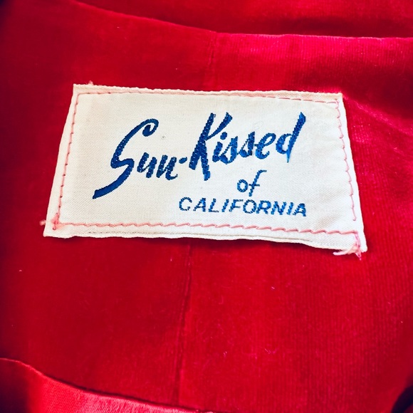 Tea Length Velvet Red Jacket- Vintage - Picture 4 of 4